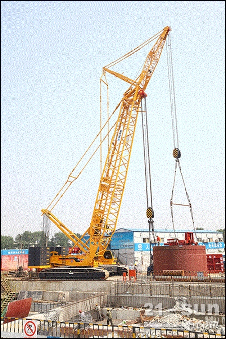 重甲銳士駕臨!徐工XGC中噸位履帶吊重裝騎士特寫--行業(yè)動態(tài)--中國工程機(jī)械商貿(mào)網(wǎng)